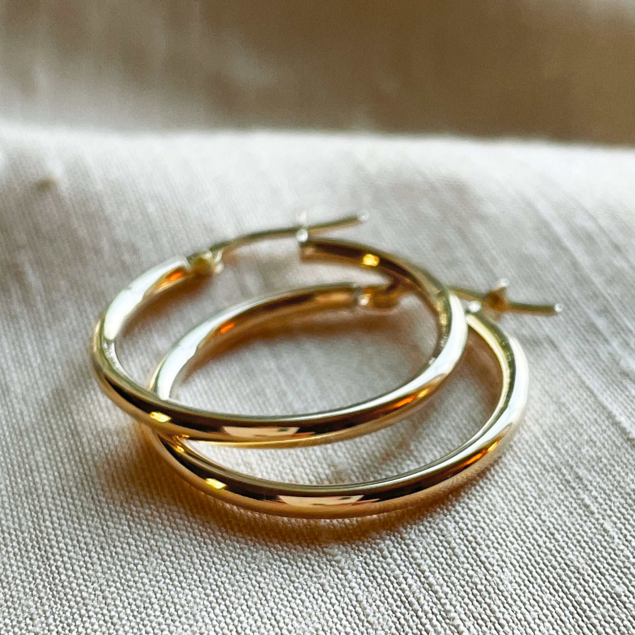 Midi Hoops - Yellow Gold
