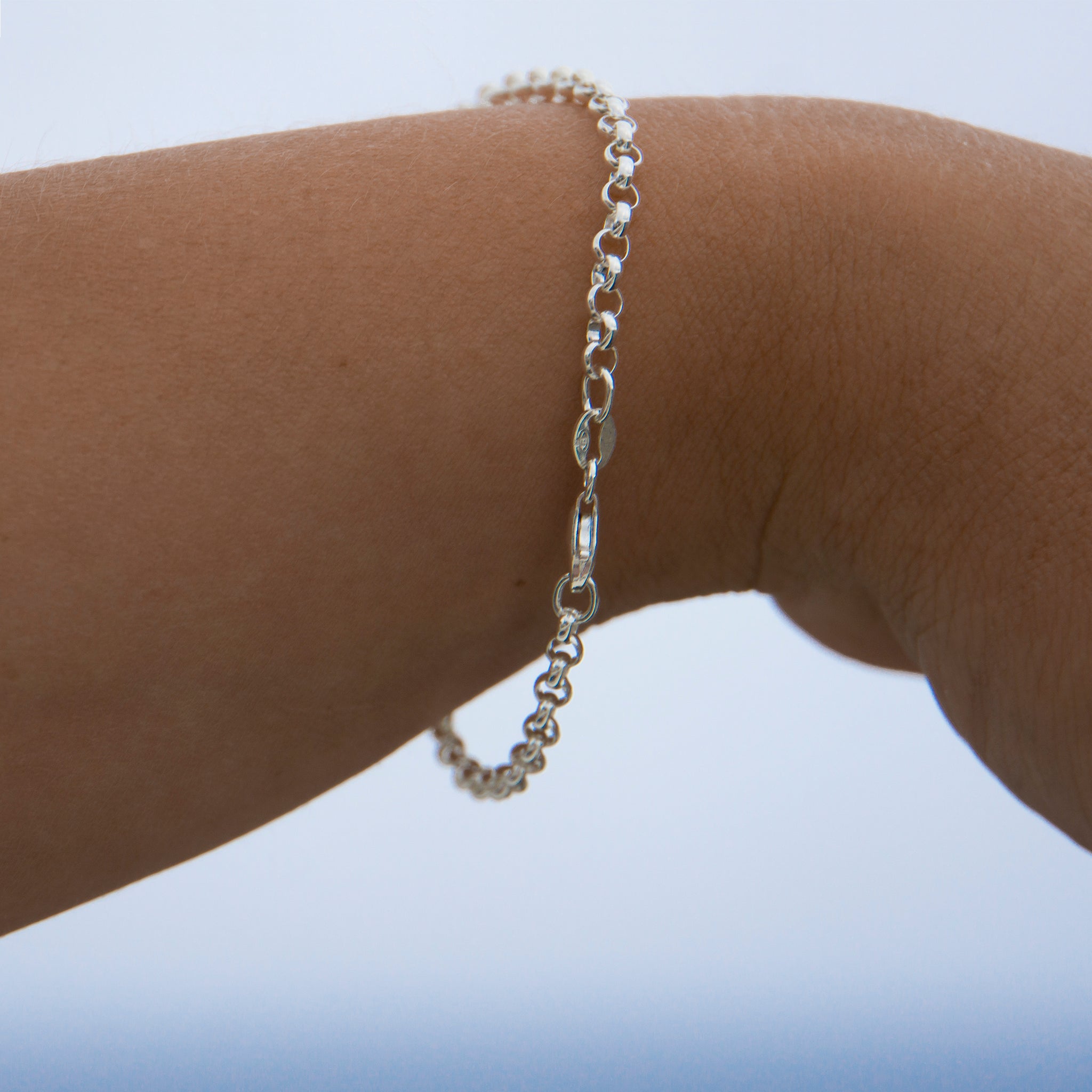 belcher bracelet rolo chain bracelet solid gold on hand
