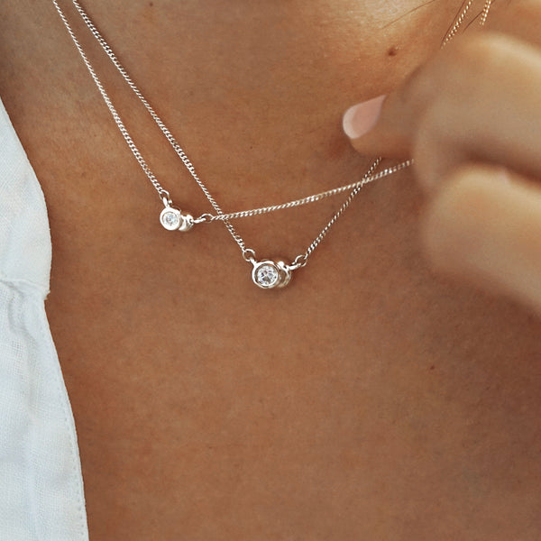 Shadow Necklace - White Gold
